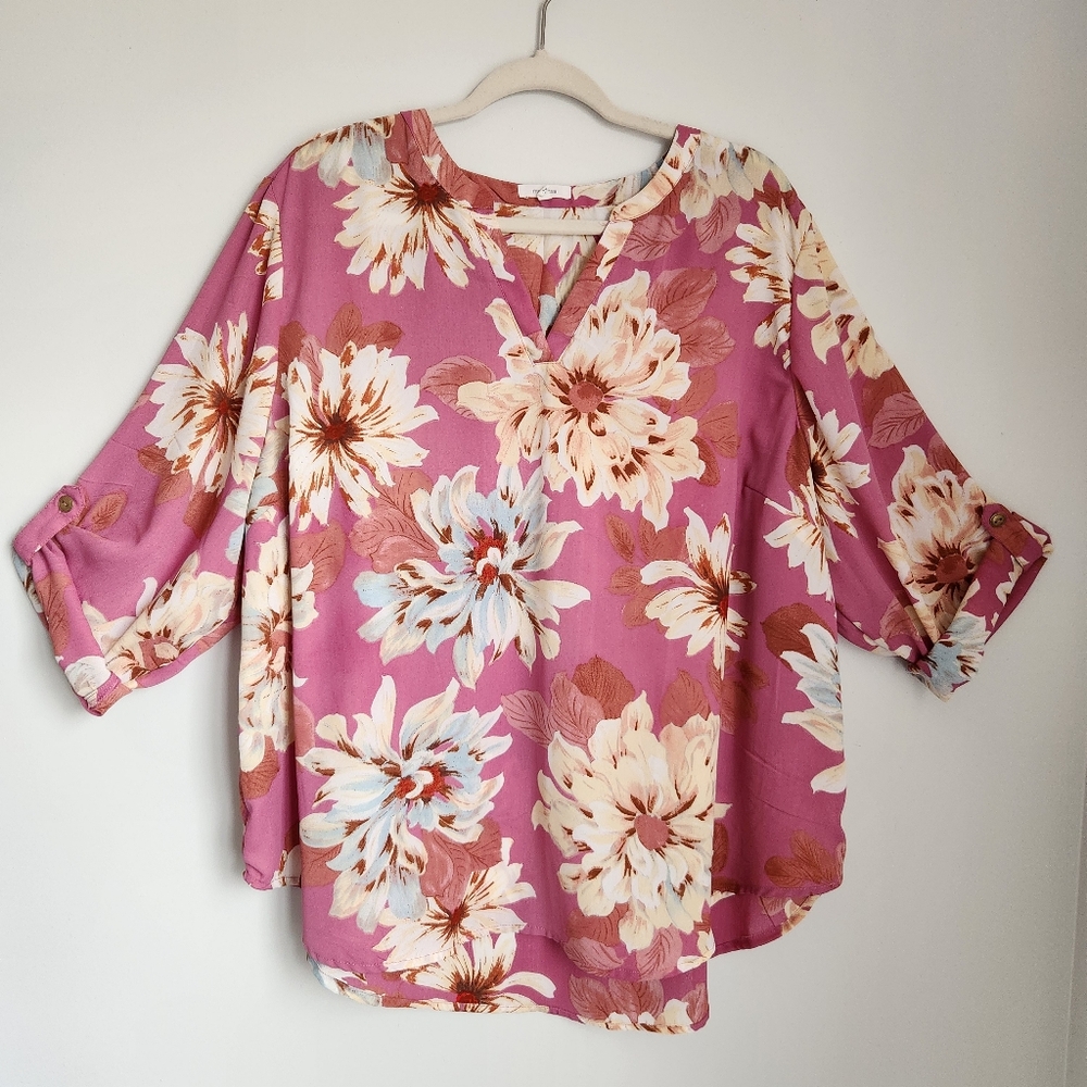 Maurices Size 2x Mauve Floral V-Neck Roll Sleeve Flowy Blouse Lightweight Spring